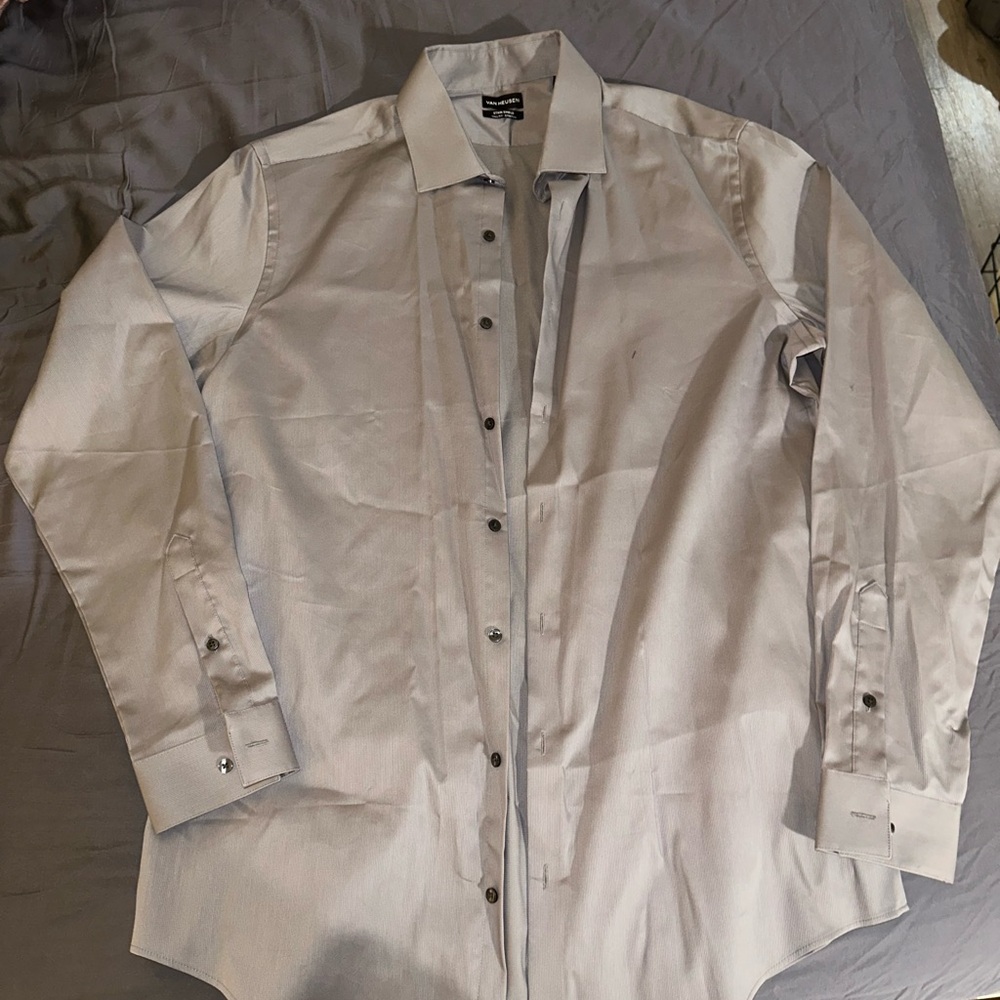 Van Heusen Men's Long Sleeve Button-Up Shirt